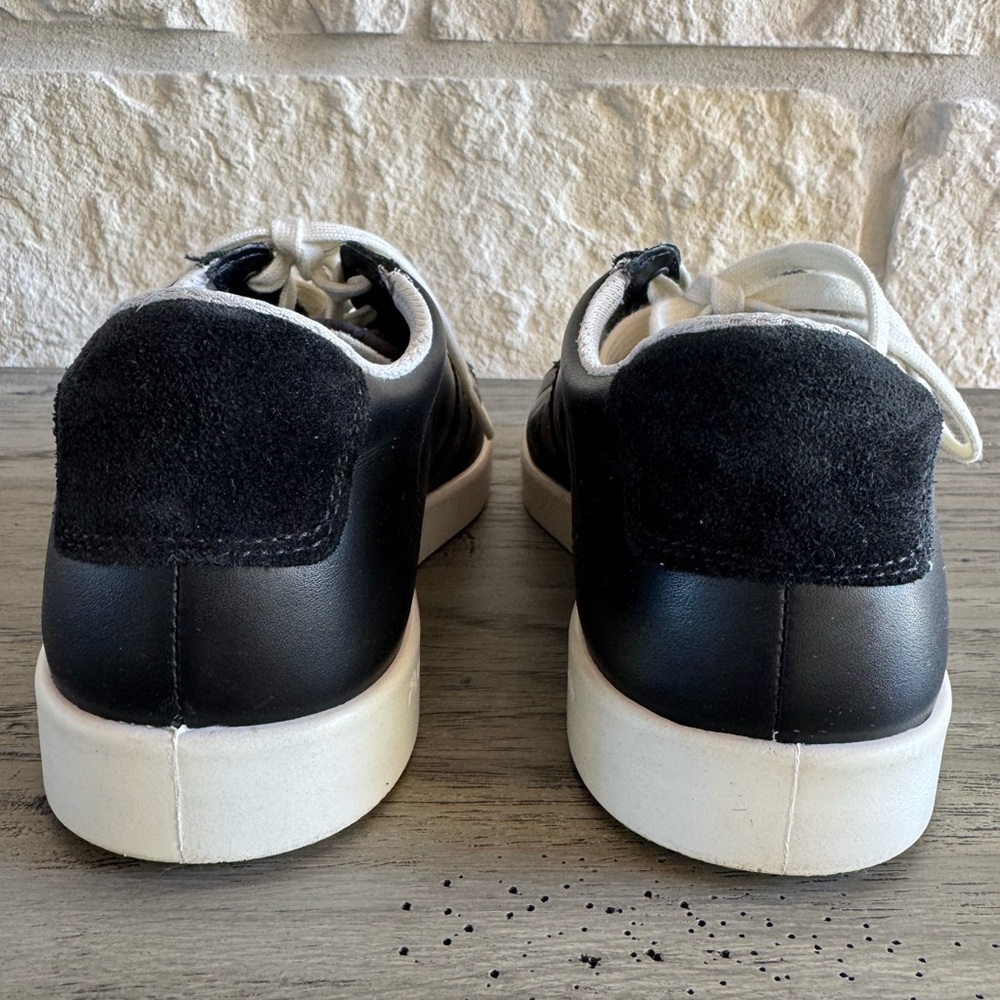 Ecco Black Retro Sneakers Women’s (38) - Picture 4 of 8